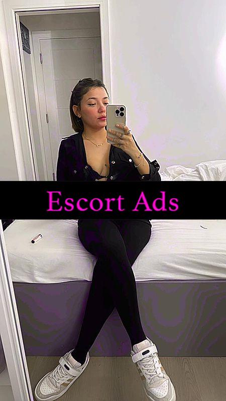 Annuncio Escort Ads - DONNA BELLISIMA  3 de seno MORA DE FABULA COMPLETA MAI VISTA A FIRENZE FOTO GARANTITA