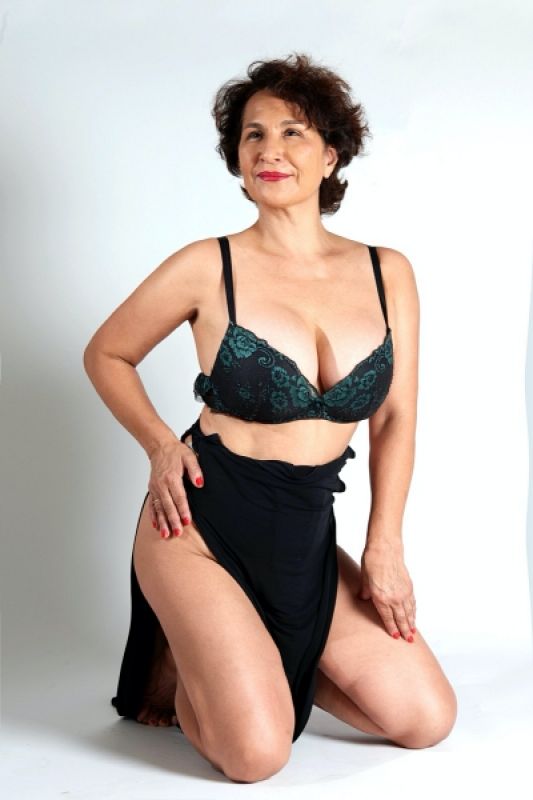 Annuncio Escort Ads - TELESE TERME    APPENA ARRIVATA IN CITTA'         SPLENDIDA DONNA         *...*CLAUDIA*...*SEXY MILF DISPONIBILISSIMA