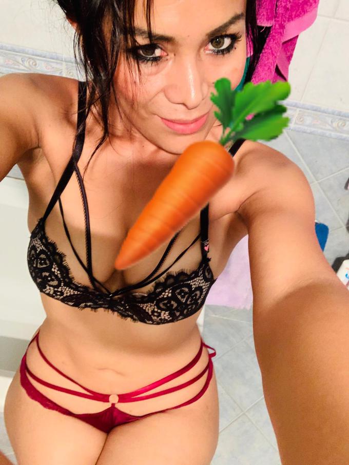 Annuncio Escort Ads -                             COLOMBIANA PORCA FOTO REALI                         