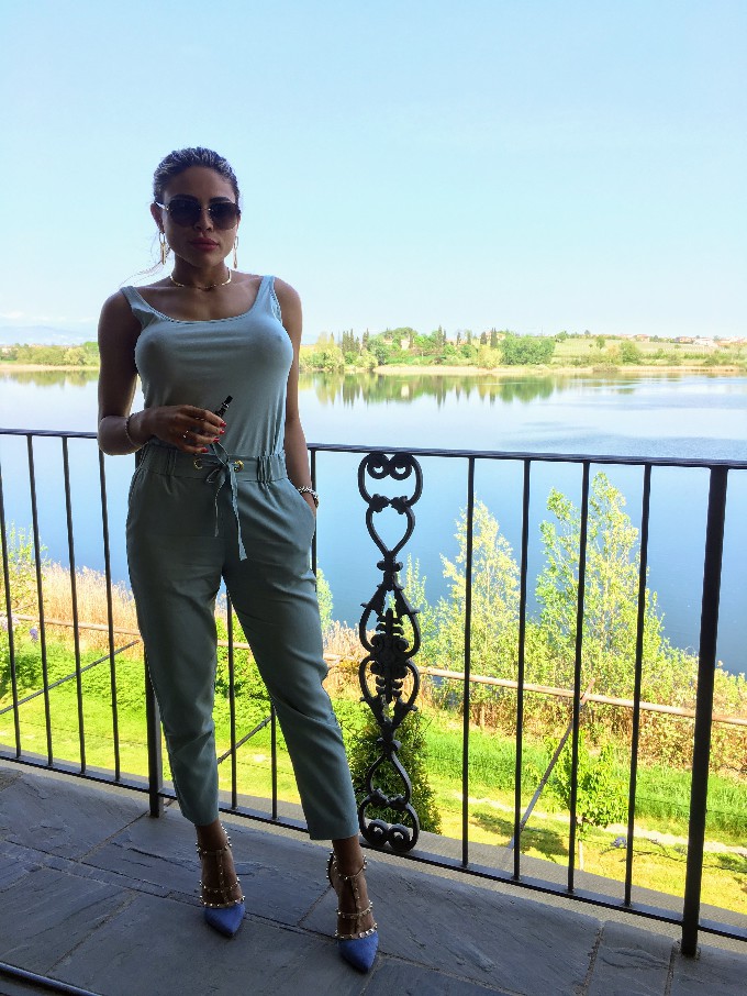 Annuncio Escort Ads - MARIMAR (COSI COME MI VEDI IN FOTO, COSI MI TROVERAI DI PERSONA) IRRESISTIBILE FISICO MOZZAFIATO ( REGINA DEL POMPINO), RICEVO ED RAGIUNGO  .
