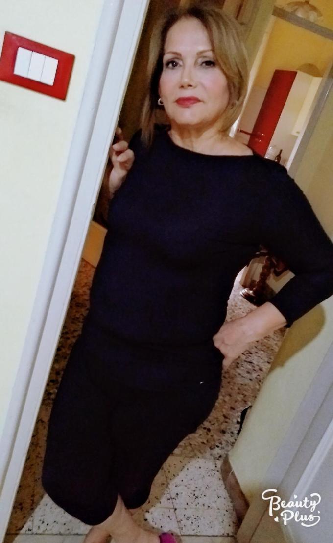 Annuncio Escort Ads - PRIMA VOLTA IN CITTA      DONNA MATURA amo essere leccata la mia figa carnosa  *squirting