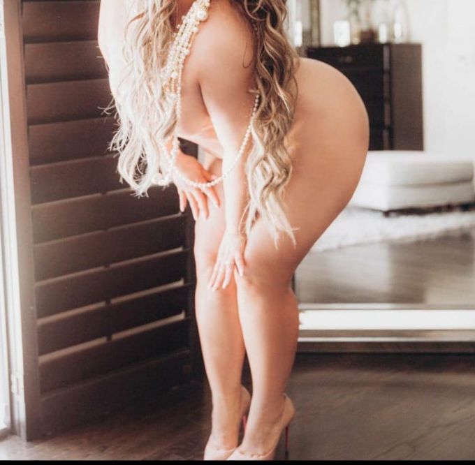 Annuncio Escort Ads - A Decimomannu  VALENTINA     LA TUA BAMBOLINA  bionda  MALIZIOSA, NOVITA IN ZONA, GOLA PROFONDA, , IN CERCA DI SESSO !!!