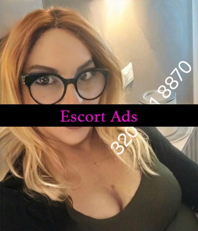 Annuncio Escort Ads - La piu porca italiana Signora transex molto porca preliminari al  naturale fino alla fine - ti aspetto tutta la notte