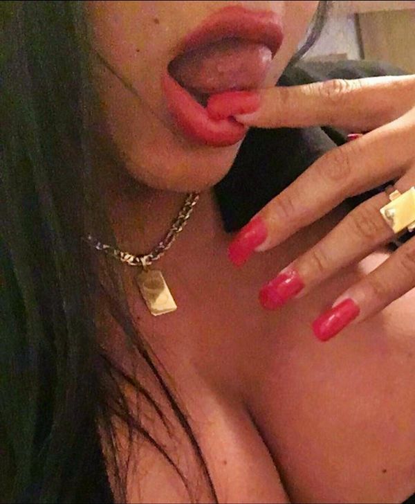 Annuncio Escort Ads - EIFFEL TRANS ? MARINA DI MONTEMARCIANO = SUPER BASTONE DI FUOCO = cavalcami o fatti cavalcare con 21cm REALI 