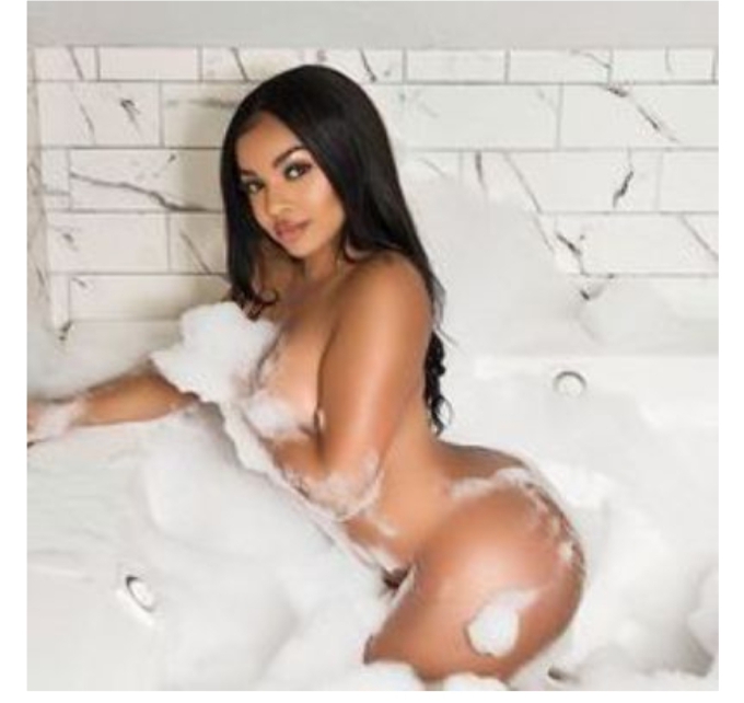 Annuncio Escort Ads -     NEW!! ...Bambolina piccante- lado B da provare godiamo insieme, leccami tutta i poi sbattimi a pecorina: lo adoro    pioggia dorata