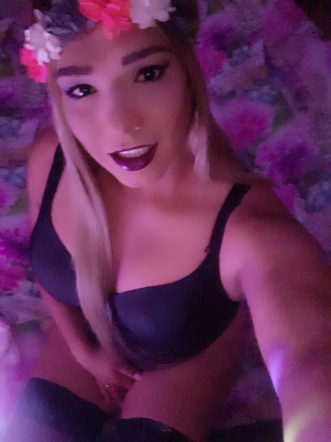 Annuncio Escort Ads - ????GIOVANISSIMA TRANS ARRAPATA E SEMPRE DURA..LATO B DA URLO ARNESE GROSSO