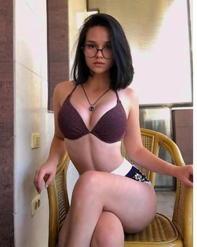 Annuncio Escort Ads - NEW NEW  APP.ARRIVATA MAI VISTA PER PRIMISSIMA VOLTA- VERA PUTTANA (FIGA+LATO B+ POMPINO FATTO BENE 69 