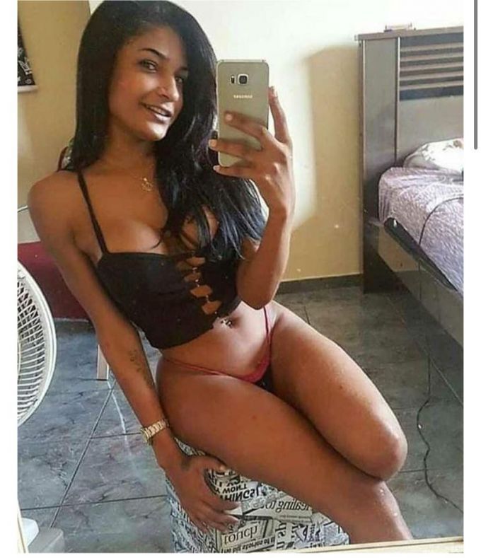 Annuncio Escort Ads - Bambolina 22 ANNI REALE 100% ( PUOI STAMPARE LE FOTO E PORTARLE e VEDRAI CHE SONO IO ) Sono nuova qui .. mi chiamo TALIKA e sono molto calda