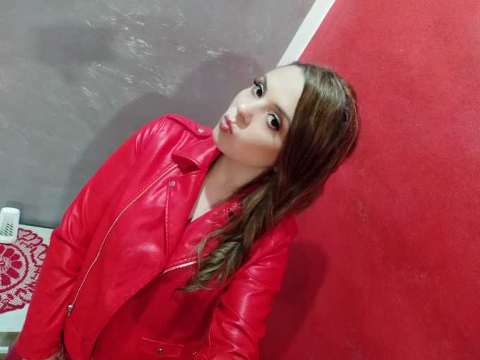 Annuncio Escort Ads - Anna,giovane massaggiatrice erotica! foto reali al 100%!