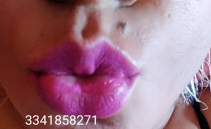 Annuncio Escort Ads - MARCELLA     DOTTORESSA IN LINGUE    MOLTO CALDA COMPLETISSIMA AFACCINANTE !!